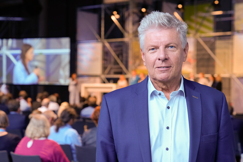 Editorial portrait of Dieter Reiter, then Lord Mayor of Munich, at the conference Munich Plans the Future 2022 at the Kleine Olympiahalle, captured by Max Sydow on assignment for the City of Munich